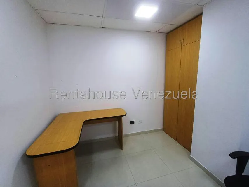 Oficina en Alquiler en Sabana Grande, Distrito Metropolitano - 14