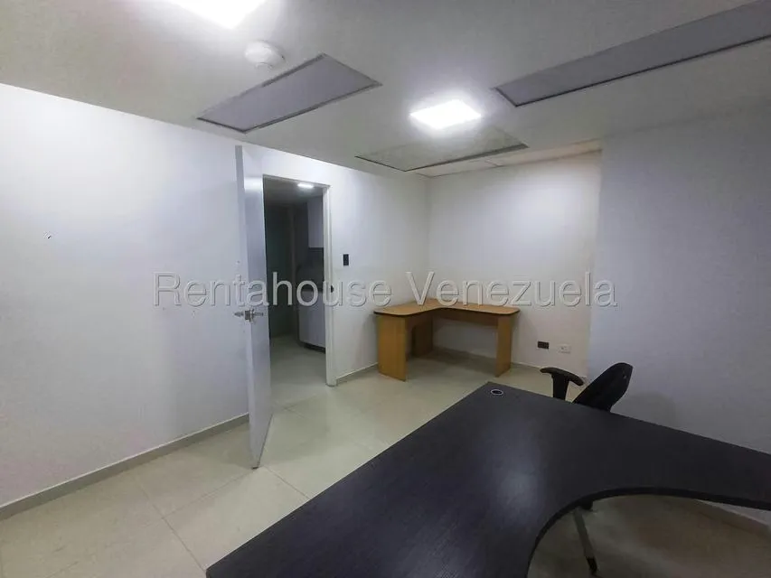 Oficina en Alquiler en Sabana Grande, Distrito Metropolitano - 16