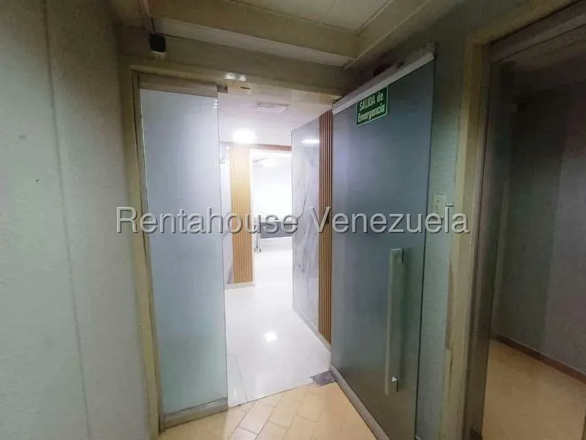 Oficina en Alquiler en Sabana Grande, Distrito Metropolitano - 9