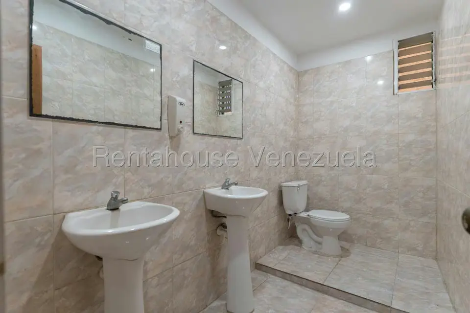Comercial (Posada) en Venta en Macuto, Vargas - 23