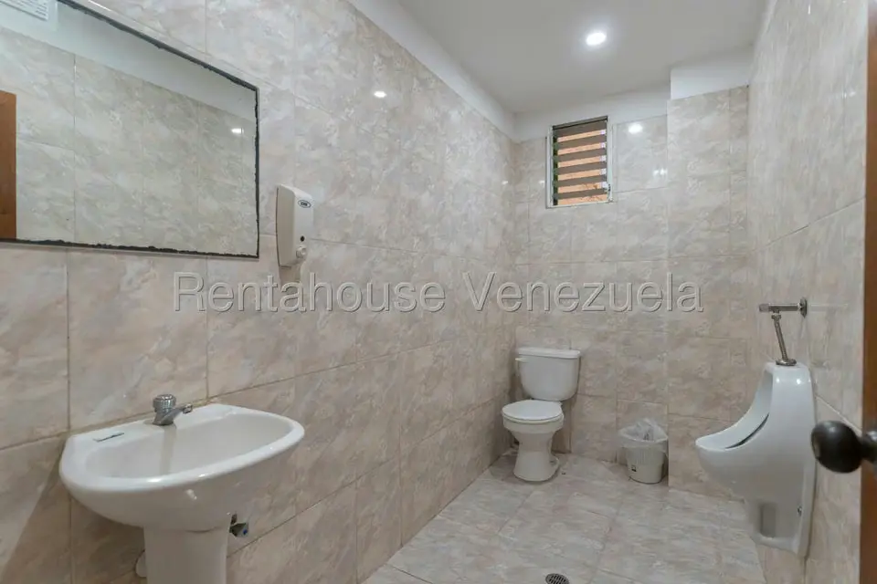 Comercial (Posada) en Venta en Macuto, Vargas - 24