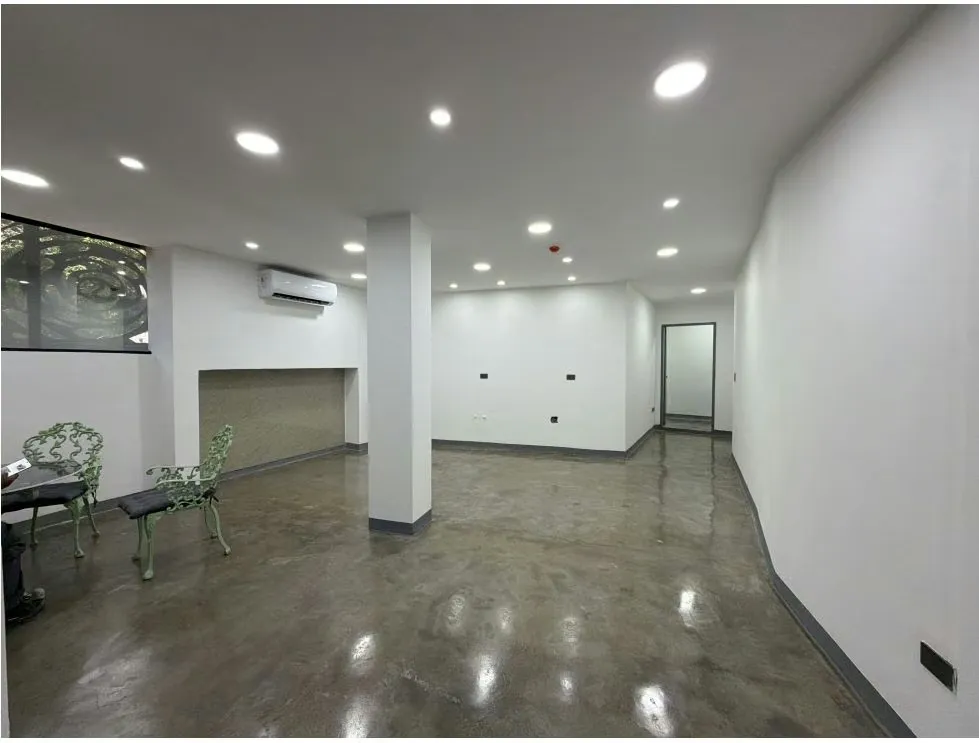 Alquilo local 60m2 San Roman 7916 - 2