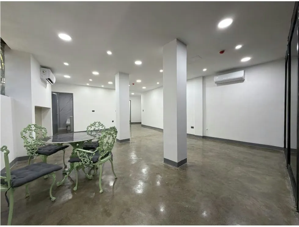 Alquilo local 60m2 San Roman 7916 - 4
