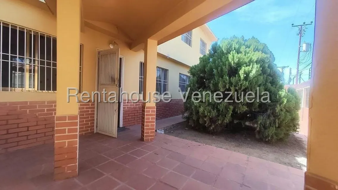 Casa (Multipes Niveles) en Venta en San Antonio, Nueva Esparta - 2