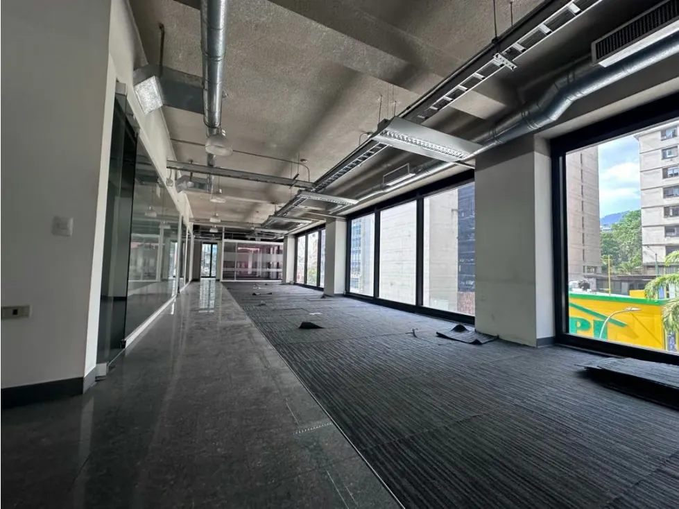 Se alquila oficina 333m2. Chacao - 3