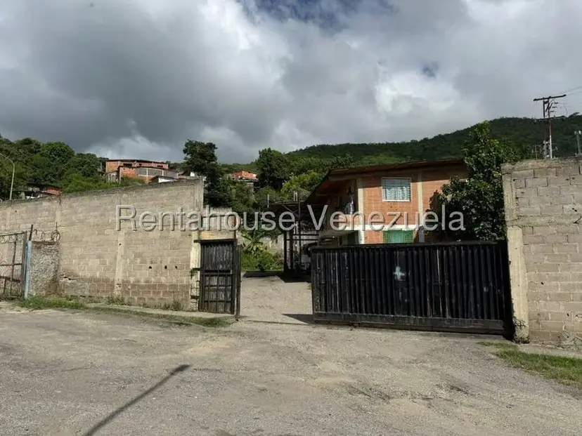 Terreno (Industrial) en Venta en Centro de Charallave, Miranda