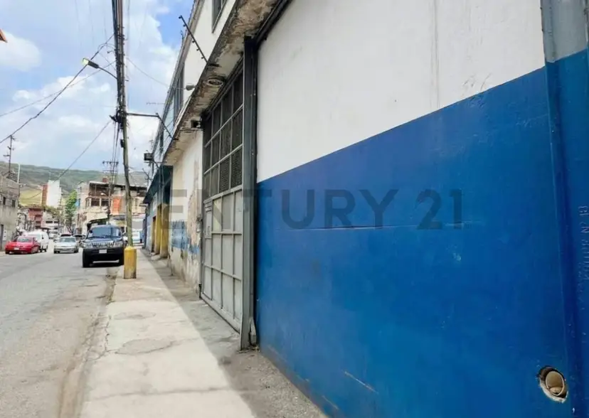 Galpón Industrial 1.600m² | El Cementerio | Ideal Distribución y Carga
