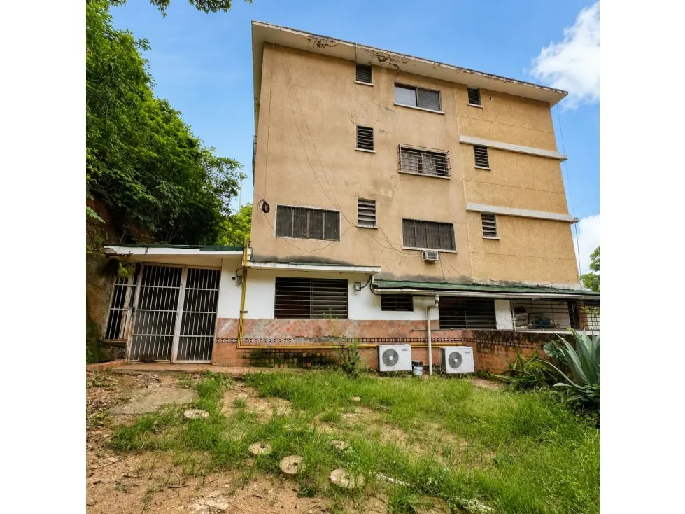 Se vende Edificio 1.055,09m² Lomas de Las Mercedes - 2