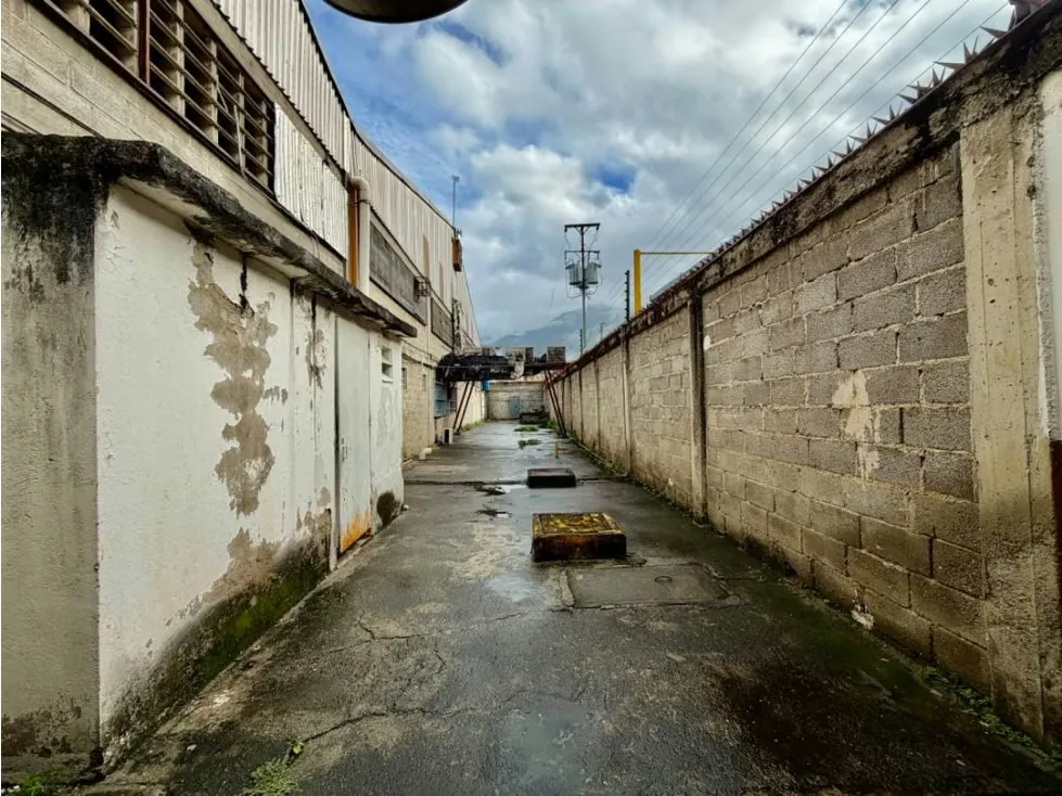 Se vende Galpon Industrial 1.500m2 Guatire - 12