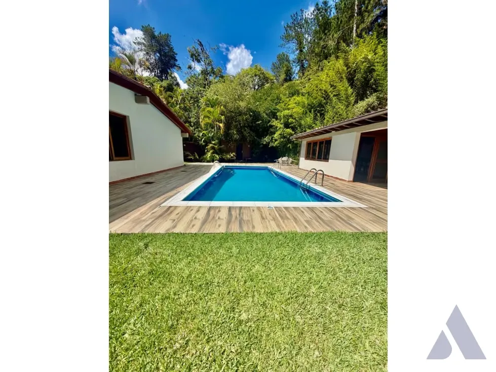 Se Vende casa 680m2 Cerro Verde 6553
