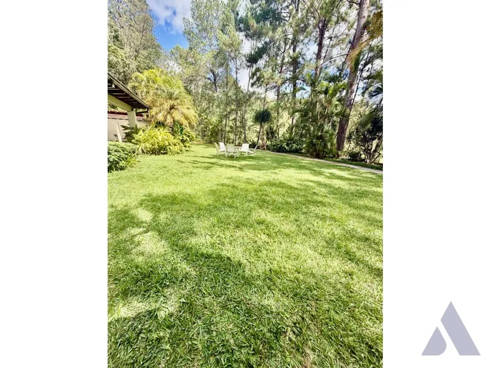 Se Vende casa 680m2 Cerro Verde 6553 - 16