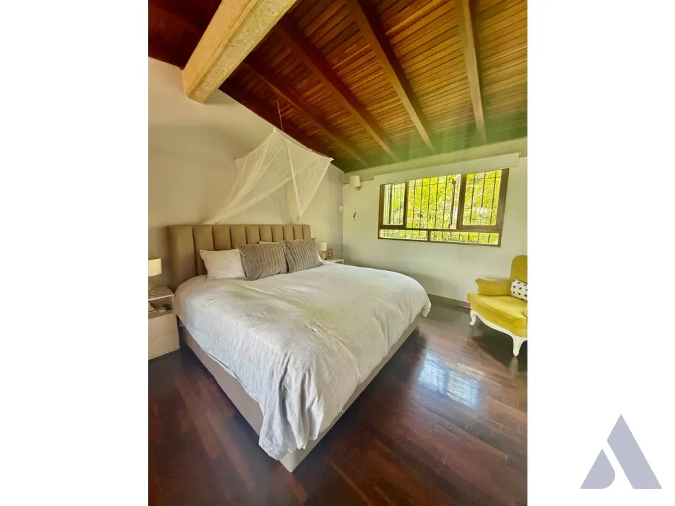Se Vende casa 680m2 Cerro Verde 6553 - 6