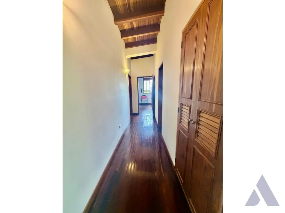Se Vende casa 680m2 Cerro Verde 6553 - 9
