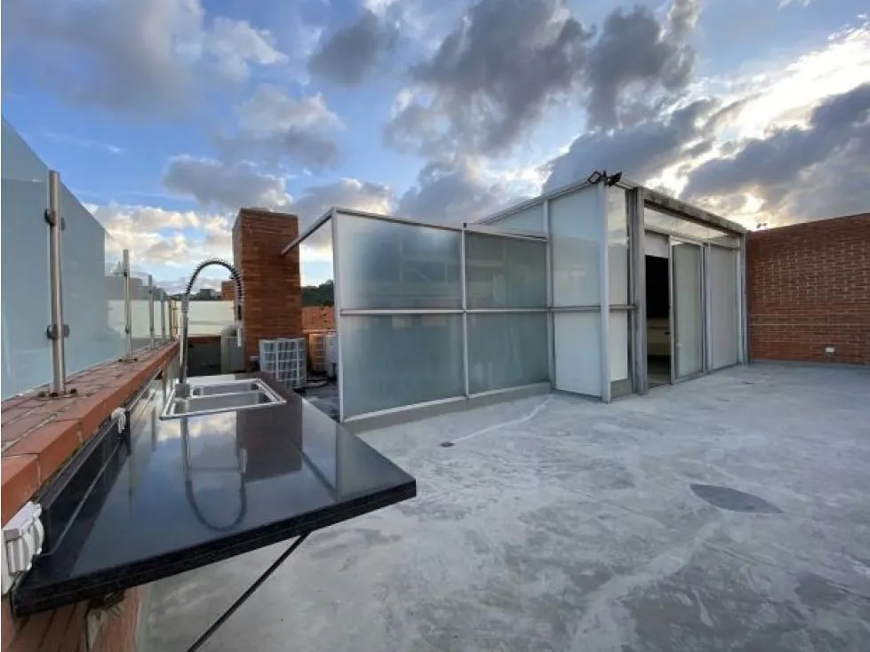 SE VENDE PENTHOUSE TRIPLEX EN LAS MERCEDES Anma - 3