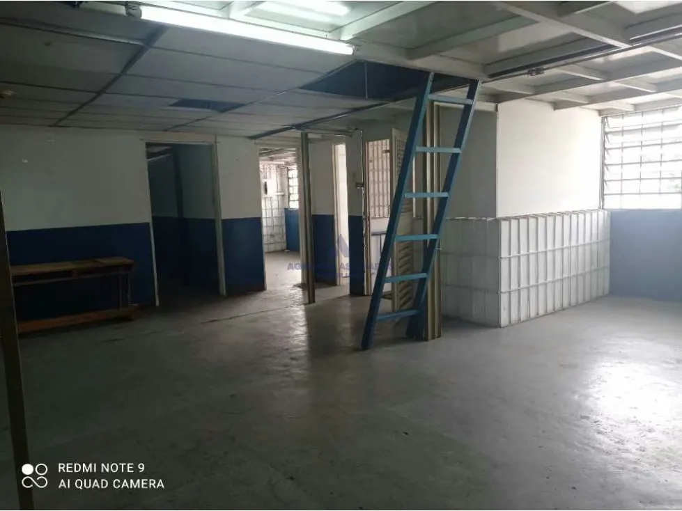 Vendo piso industrial 169m2 El Llanito 4827 - 2