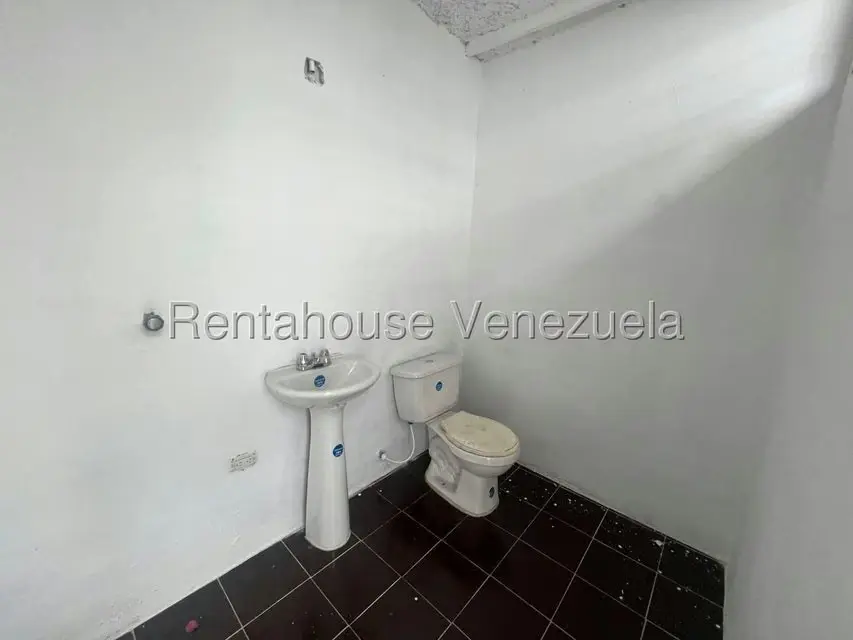 Local Comercial en Alquiler en Chucho Briceno, Lara - 12