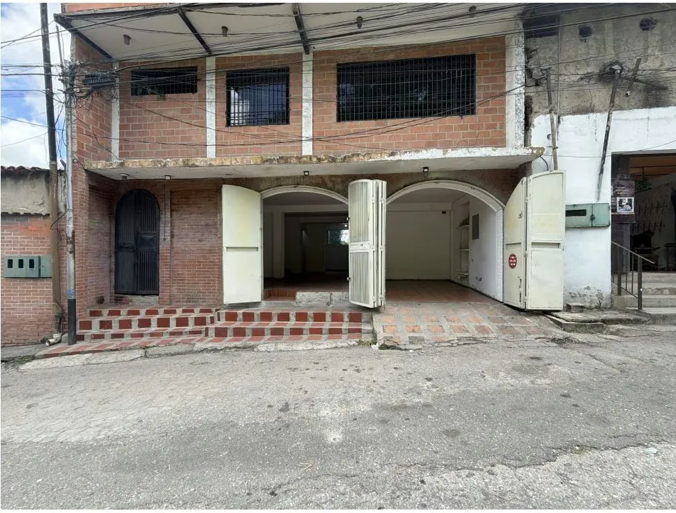 Alquilo local comercial a pie de calle 118m2 Los Guayabitos 8363