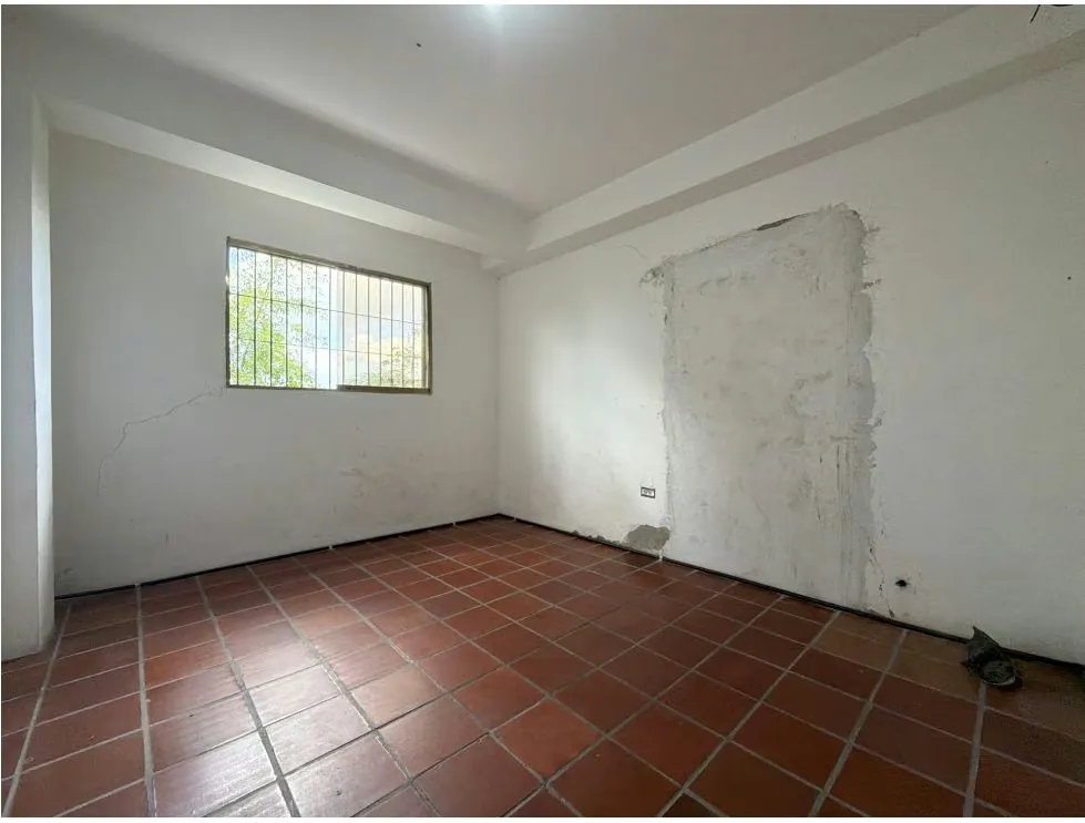 Alquilo local comercial a pie de calle 118m2 Los Guayabitos 8363 - 9