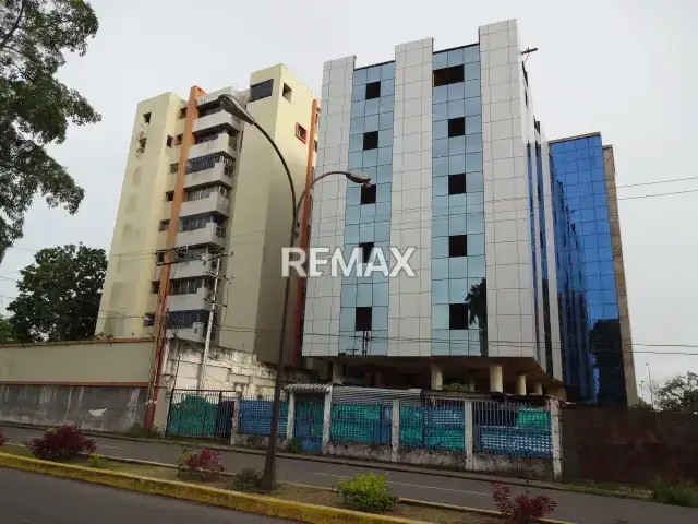 Se Vende Edificio a estrenar en Av. Luis del Valle García, Maturín, Estado Monagas