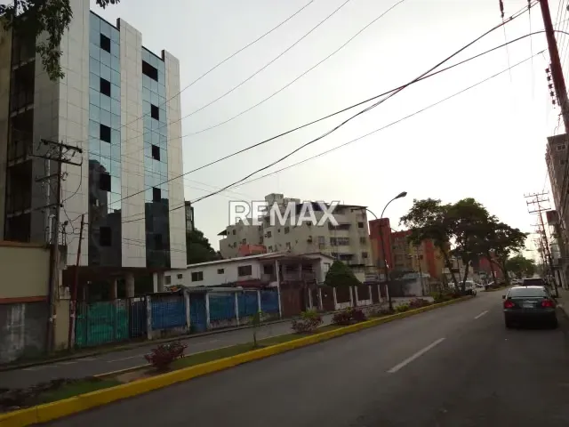 Se Vende Edificio a estrenar en Av. Luis del Valle García, Maturín, Estado Monagas - 3