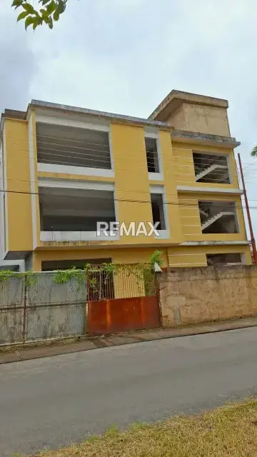 EN VENTA: Edificio Corporativo - Sector Las Avenidas