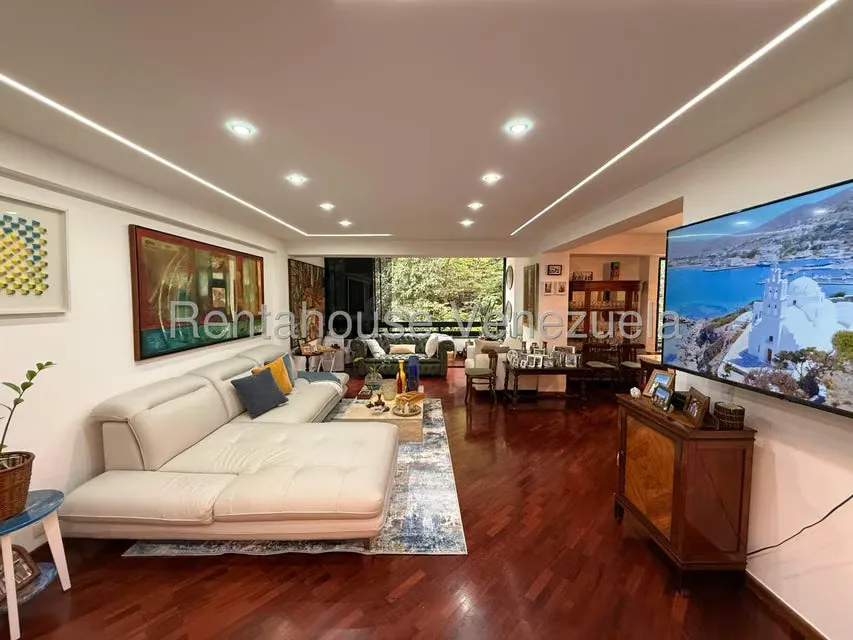 Apartamento (1 Nivel) en Venta en Los Chorros, Distrito Metropolitano - 2