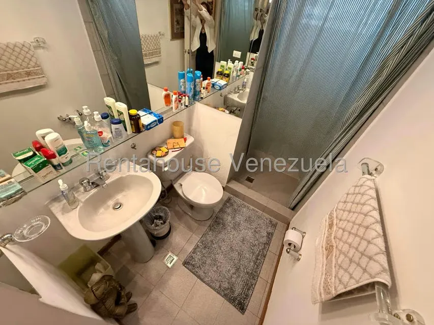 Apartamento (1 Nivel) en Venta en Los Chorros, Distrito Metropolitano - 17