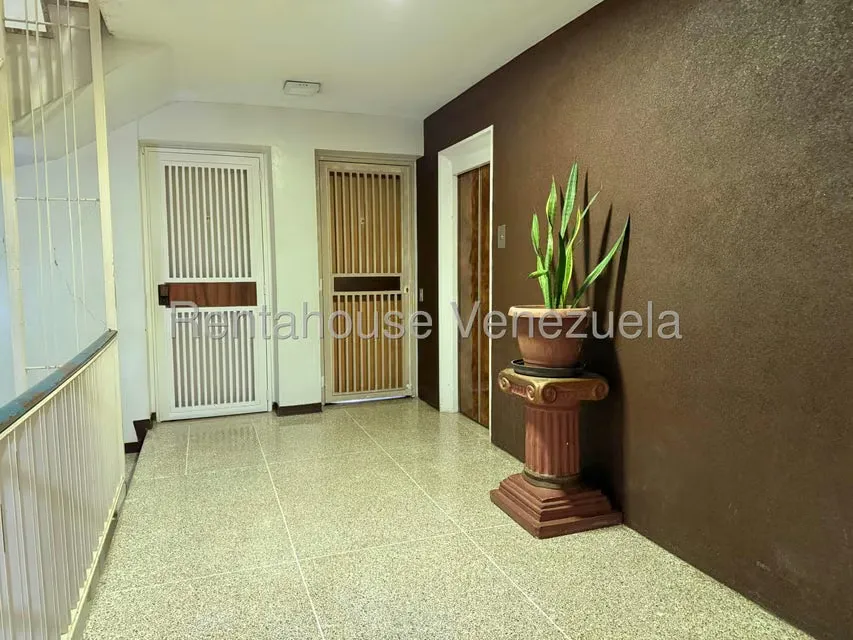 Apartamento (1 Nivel) en Venta en Los Chorros, Distrito Metropolitano - 19