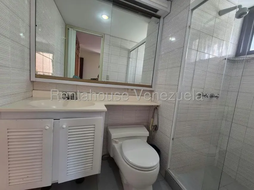 Apartamento (1 Nivel) en Alquiler en Colinas de Valle Arriba, Distrito Metropolitano - 18