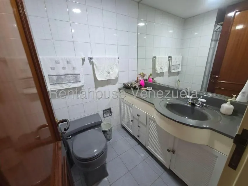Apartamento (1 Nivel) en Alquiler en Colinas de Valle Arriba, Distrito Metropolitano - 20