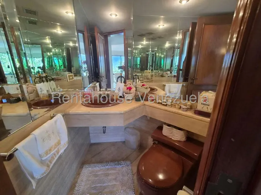 Apartamento (1 Nivel) en Alquiler en Colinas de Valle Arriba, Distrito Metropolitano - 10