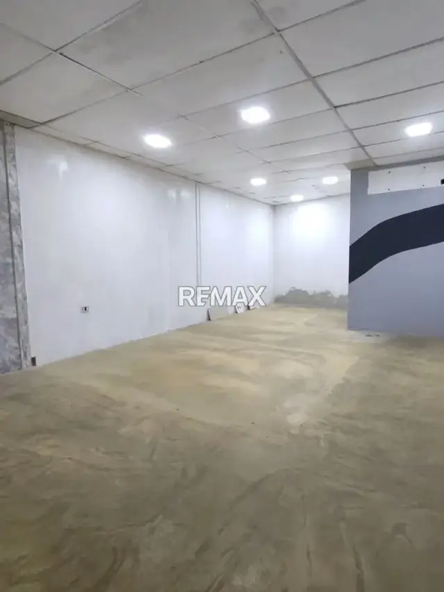En Alquiler Local 7A Comercial en Centro Profesionales Brañez