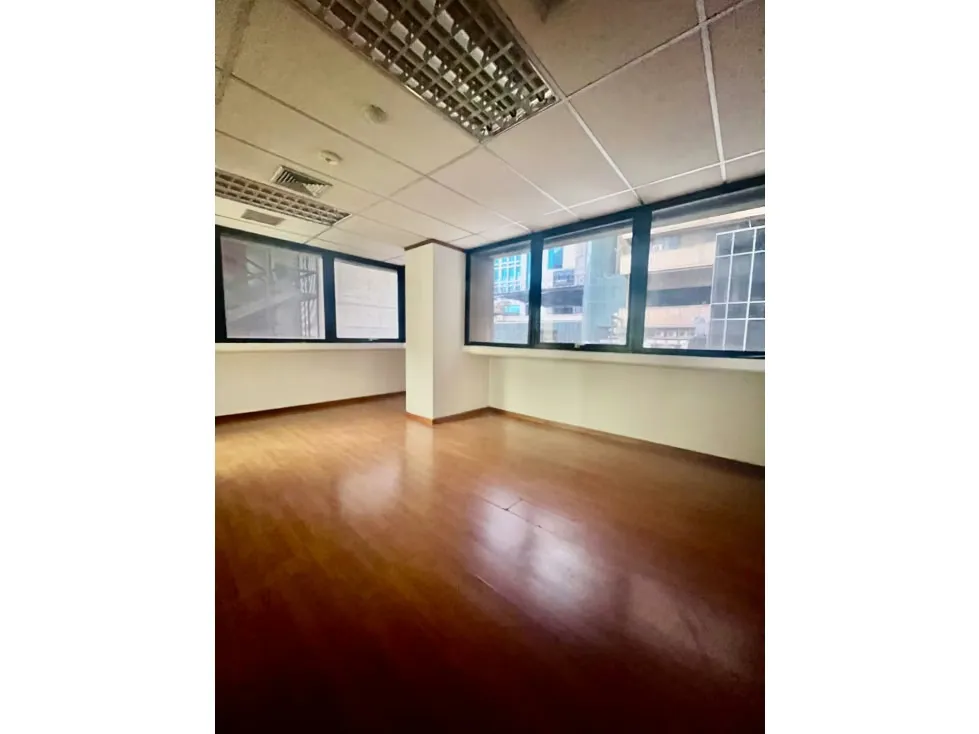 Vendo/alquilo oficina 200m2 El Rosal 8229