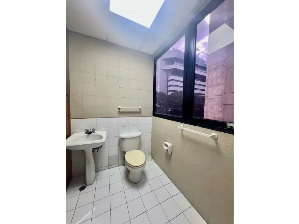 Vendo/alquilo oficina 200m2 El Rosal 8229 - 7