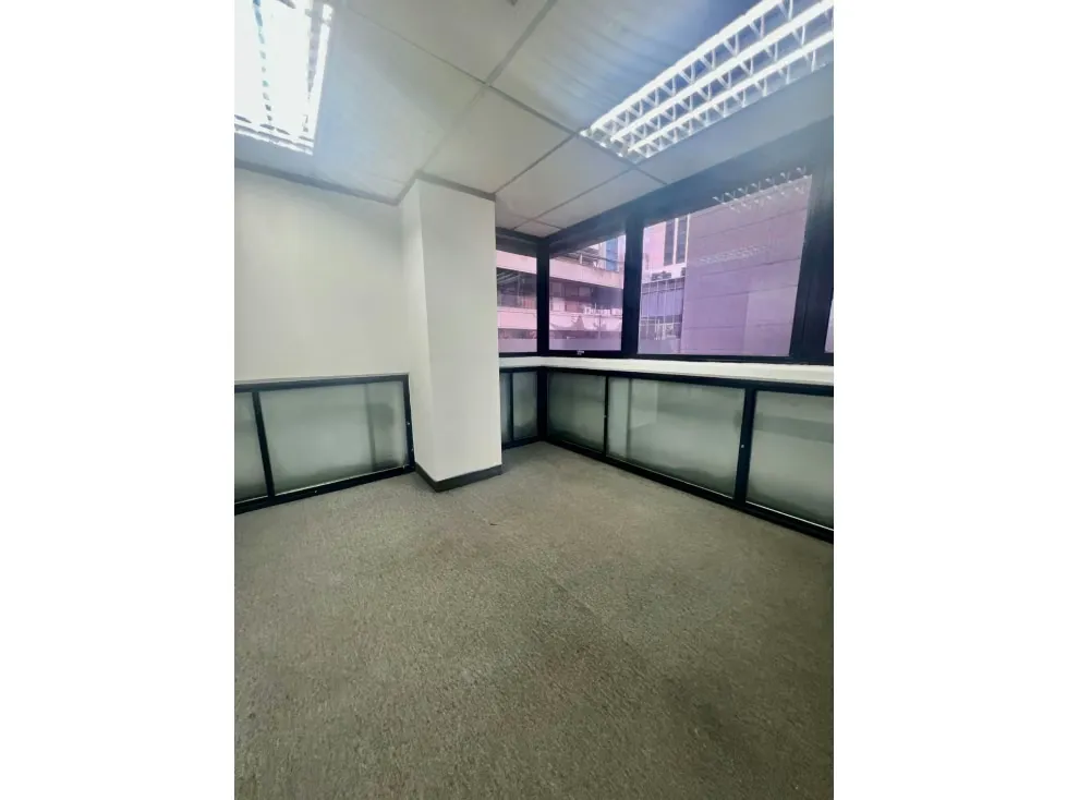 Vendo/alquilo oficina 200m2 El Rosal 8229 - 8