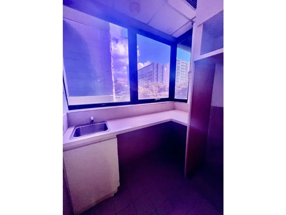 Vendo/alquilo oficina 200m2 El Rosal 8229 - 9