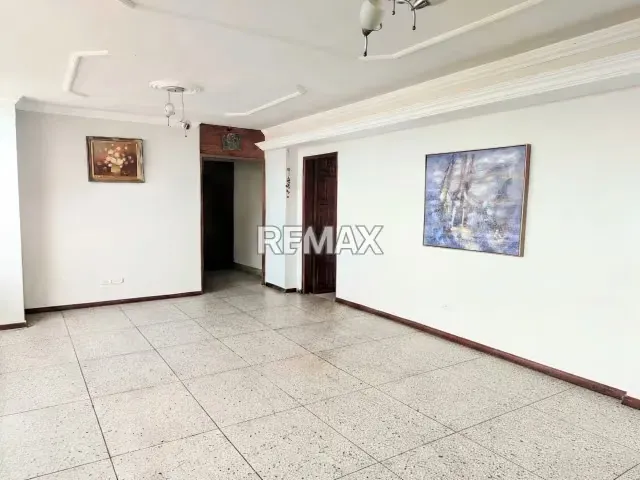 VENDO APARTAMENTO EN RESIDENCIAS YAPACANA - 7