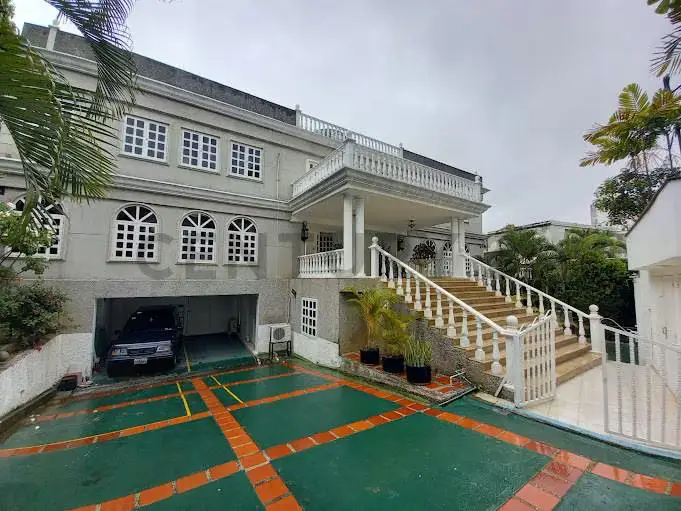 Alquiler apartamento en Prados del Este, Av Rio de Oro