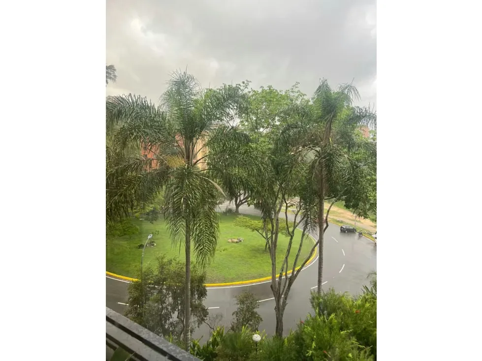 Alquilo apartamento calle cerrada 300m2 Colinas de Valle Arriba 5576 - 5