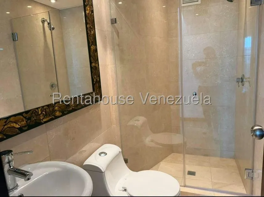 Apartamento (1 Nivel) en Alquiler en Las Mesetas de Santa Rosa de Lima, Distrito Metropolitano - 9