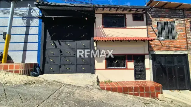 En Alquiler Galpón + Apartamento anexo en Caneyes: