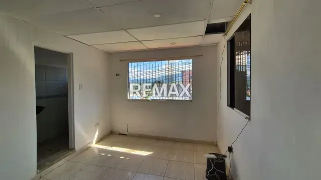 En Alquiler Galpón + Apartamento anexo en Caneyes: - 11