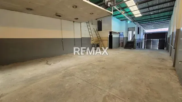 En Alquiler Galpón + Apartamento anexo en Caneyes: - 2
