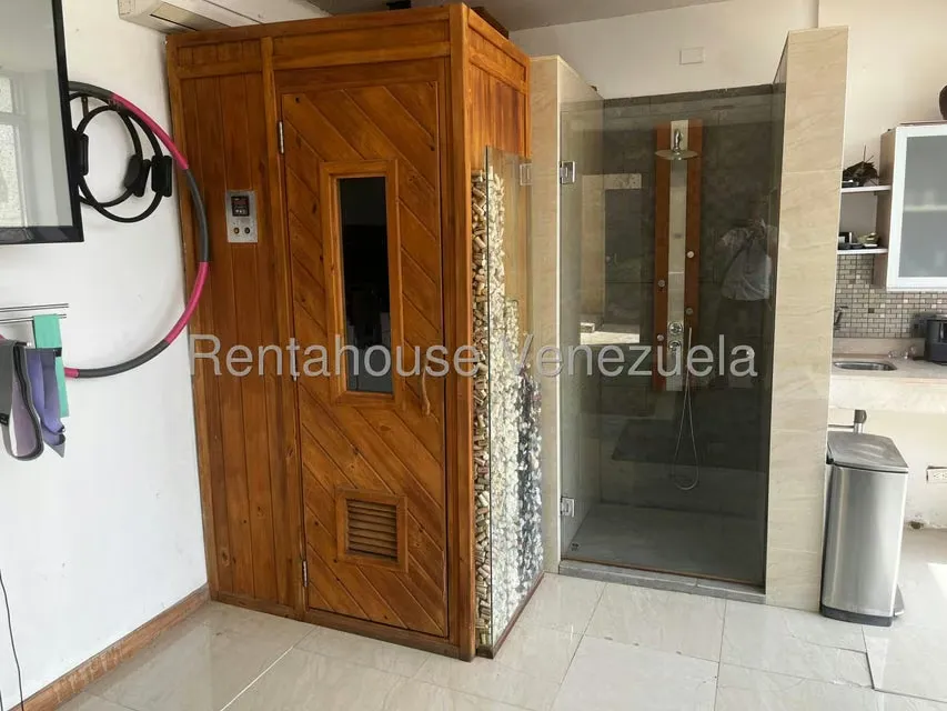 Casa (1 Nivel) en Alquiler en Macaracuay, Distrito Metropolitano - 30