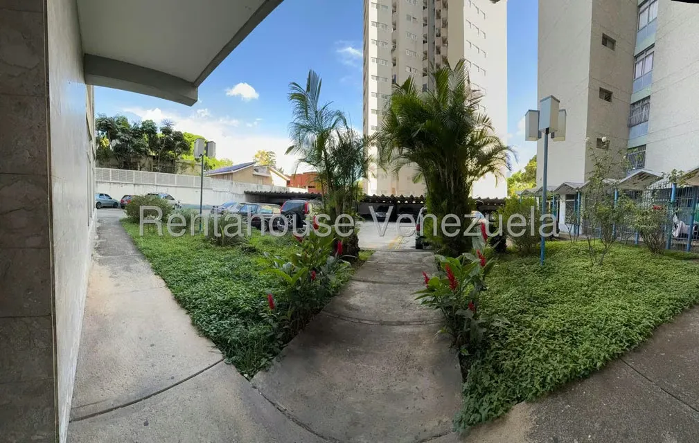 Apartamento (1 Nivel) en Venta en Altamira Sur, Distrito Metropolitano - 2