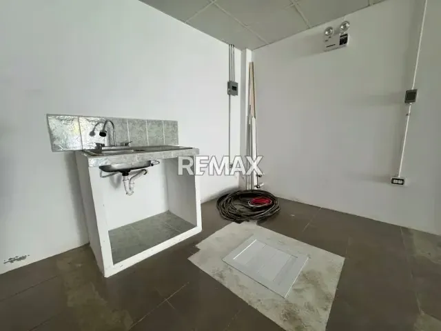 Local Comercial en Venta. Centro de Punto Fijo - 12