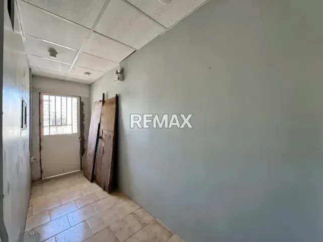 Local Comercial en Venta. Centro de Punto Fijo - 6