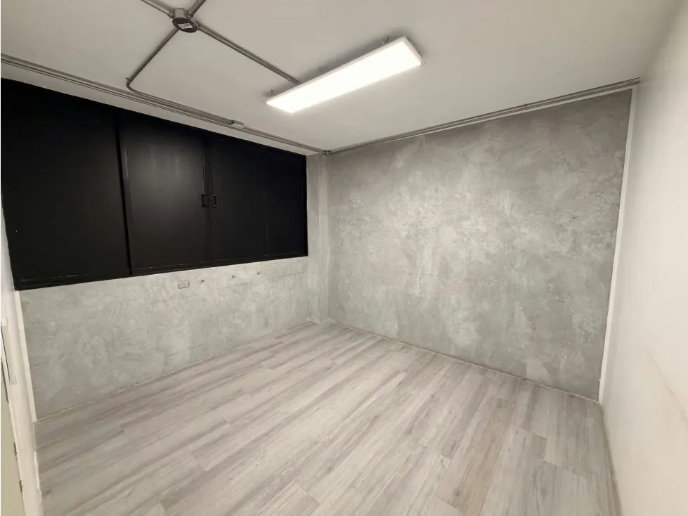 Alquilo oficina 235m2 El Rosal 8868 - 5
