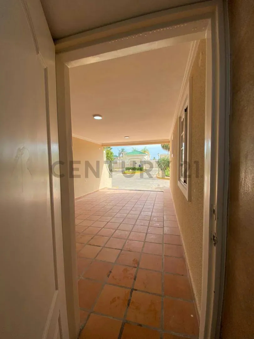 DISPONIBLE PARA ALQUILER TH. EN CONJ. RES. LAGO COUNTRY III - 5