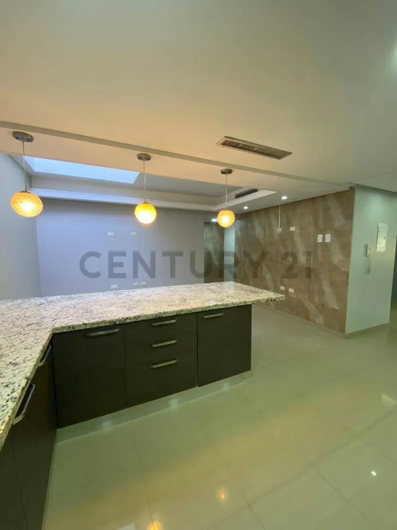 DISPONIBLE PARA ALQUILER TH. EN CONJ. RES. LAGO COUNTRY III - 7